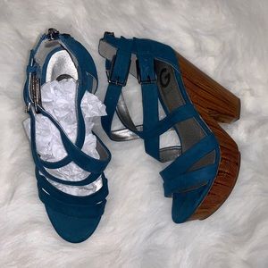 Women’s G by Guess Strappy Blue Heels (size 7)